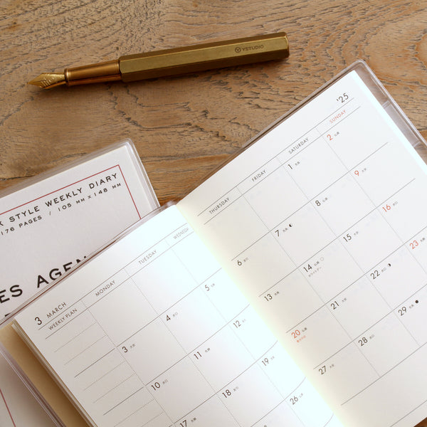 Diář Les Agenda A6 (říjen/25 - prosinec/26)
