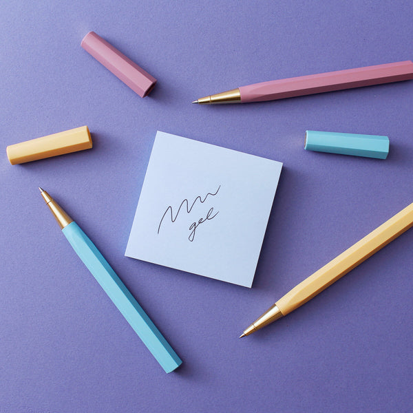 Pero ystudio Ocean Sustainable / Více barev