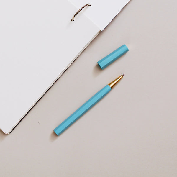 Pero ystudio Ocean Sustainable / Více barev